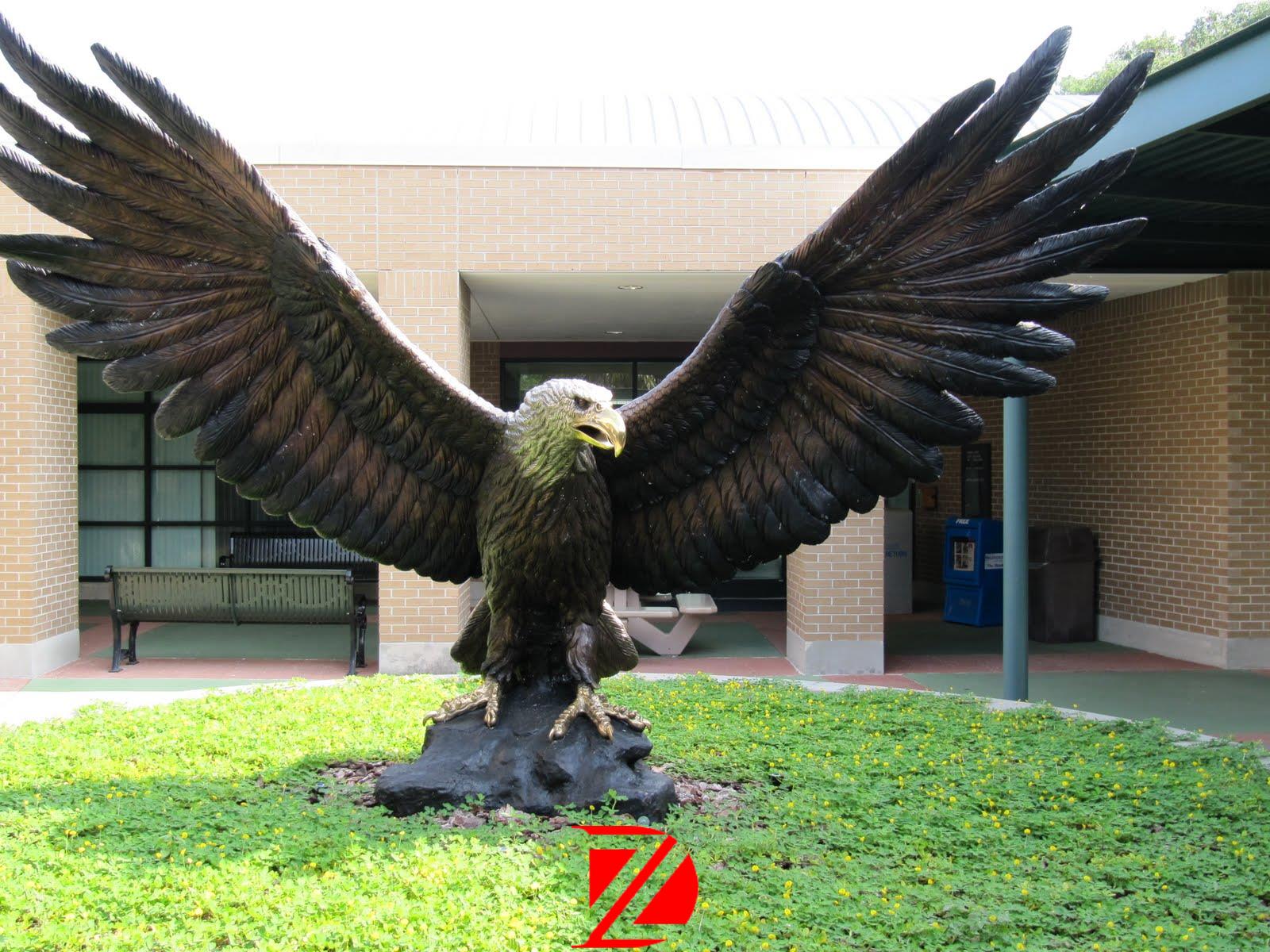 Bronze garden statues eagle